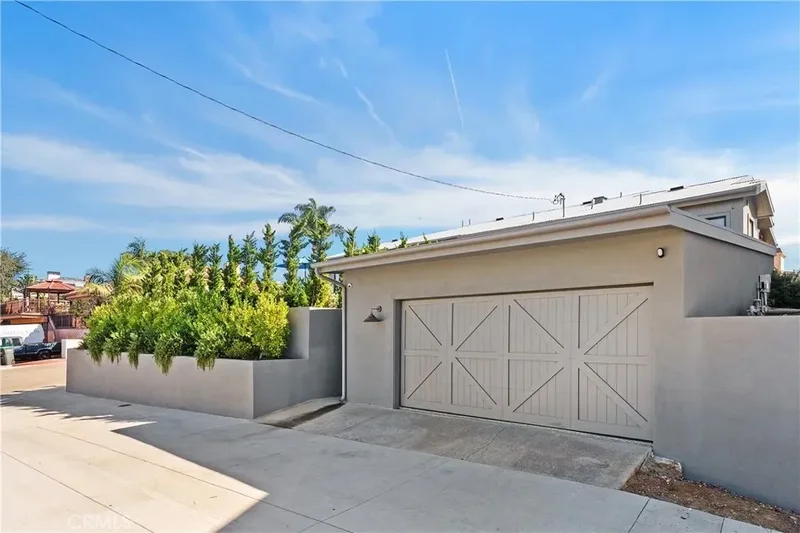 337 Holmwood Drive, Newport Beach, California, United States. - Photo 32