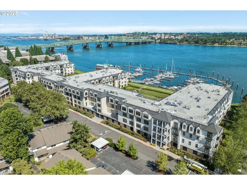 707 N Hayden Island Dr #215, Portland, OR 97217, Portland, Oregon, United States. - Photo 3