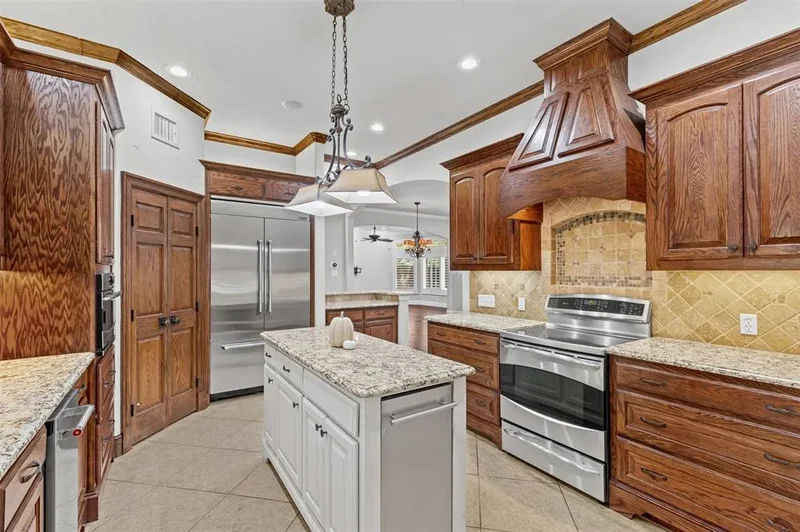 6207 Walnut Hill Lane, Dallas, Texas, United States. - Photo 22