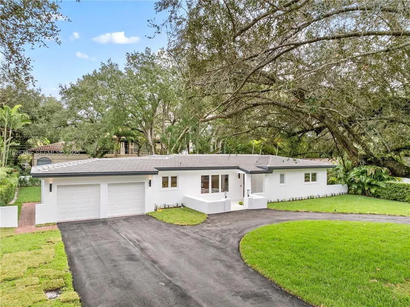 6011 Maynada St, Coral Gables, Florida, United States. - Photo 28