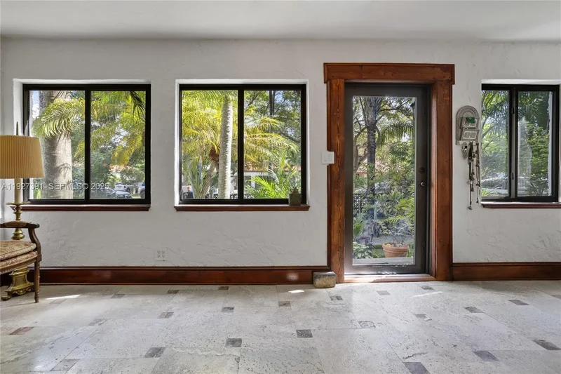 452 SW 21st Rd, Miami, Florida, United States. - Photo 36
