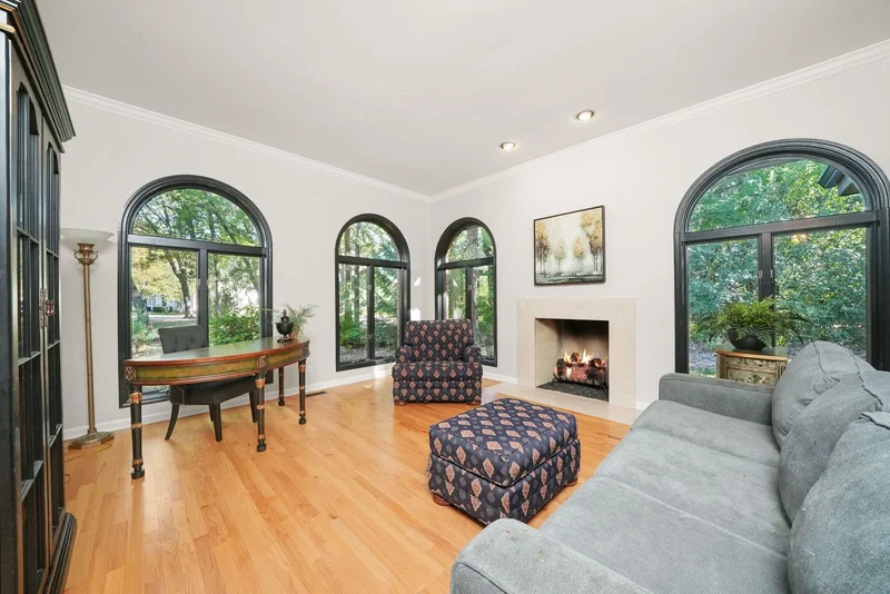 39 Deverell Drive , North Barrington, IL 60010-6924, Barrington Hills, Illinois, United States. - Photo 2