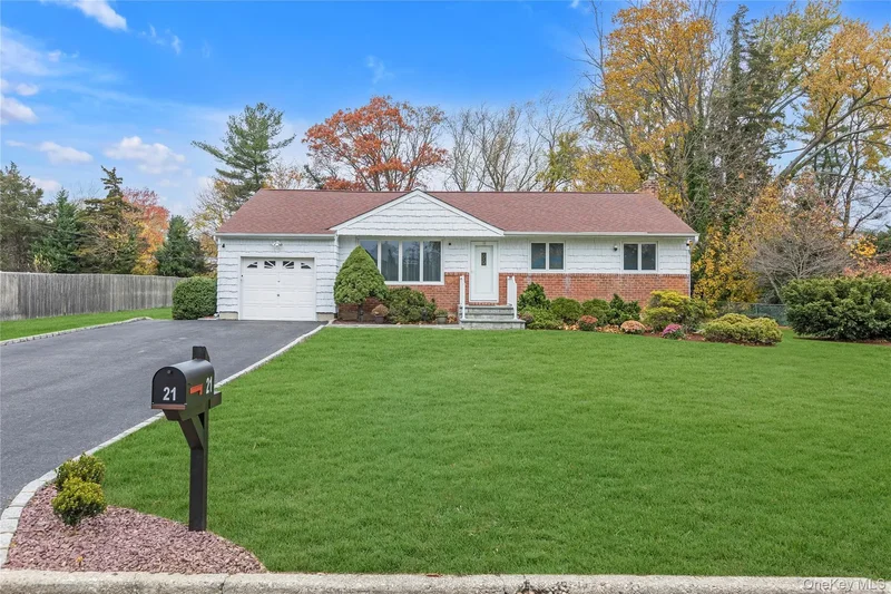 21 Yeoman Drive - East Northport, New York