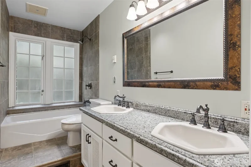 16905 SW 35th Avenue, Burien, WA, 98166, USA, Burien, Washington, United States. - Photo 21