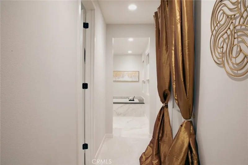 28618 Bloom, Santa Clarita, California, United States. - Photo 23