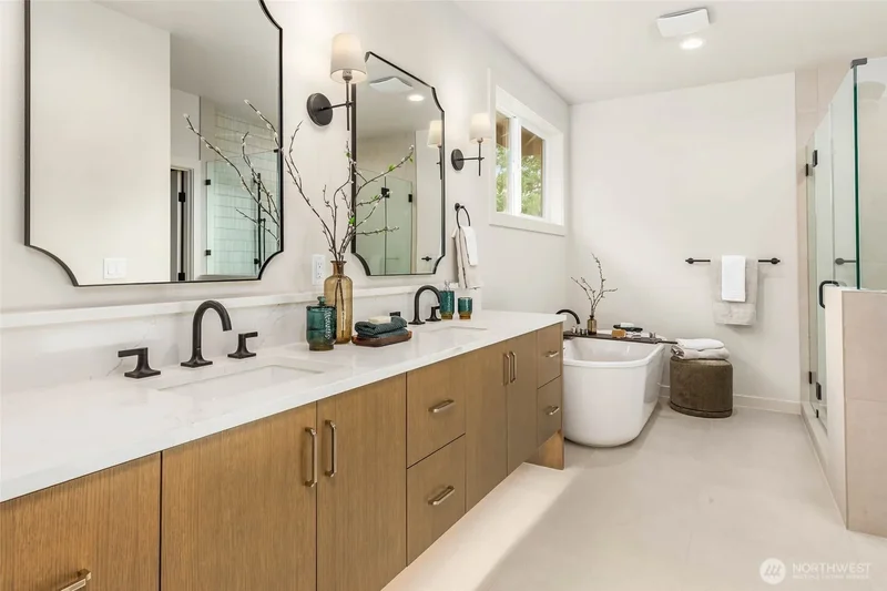 13113 NE 104th Street, Kirkland, WA, 98033, USA, Kirkland, Washington, United States. - Photo 32