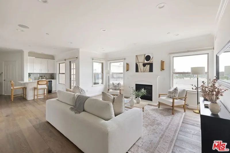 432 S Willaman Drive 401, West Hollywood, California, United States. - Photo 3