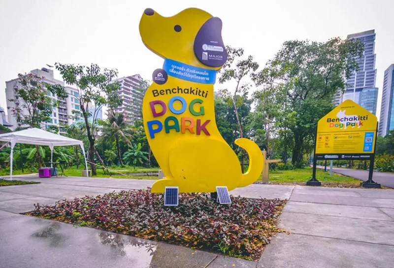 Bangkok, Asoke, Bangkok, Krung Thep Maha Nakhon, Thailand. - Photo 6