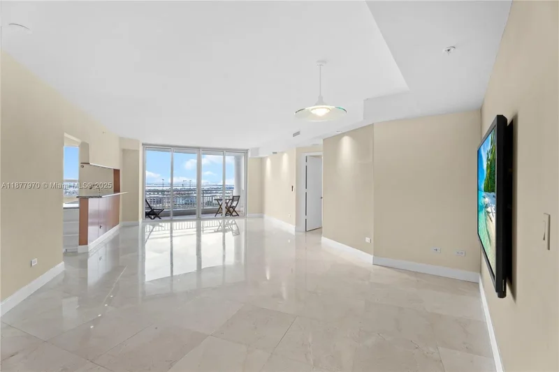 848 Brickell Key Dr 2502, Miami, Florida, United States. - Photo 11