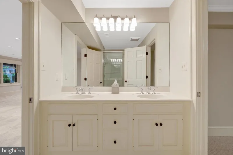 8014 GREENWICH WOODS DR, MCLEAN, VA, 22102, USA, McLean, Virginia, United States. - Photo 71