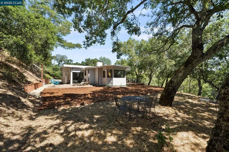 233 Melody Ln, Orinda, California, United States. - Photo 57