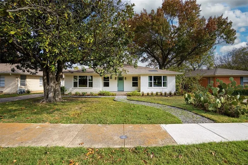 6569 Ascot Lane, Dallas, Texas, United States. - Photo 32