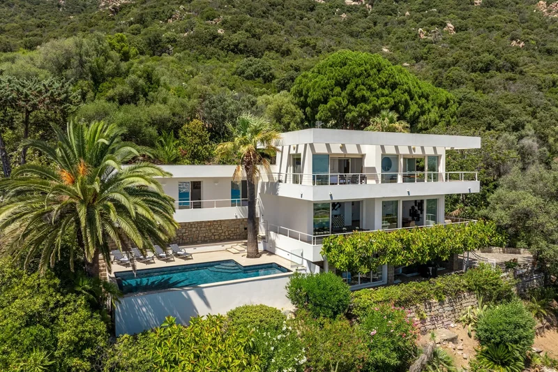 For Sale : Luxury Villa With Pool And Panoramic Sea View Sanguinary Islands R…