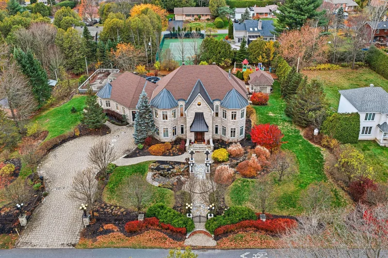 240 Rue Harvey, Granby, Quebec, Canada. - Photo 7