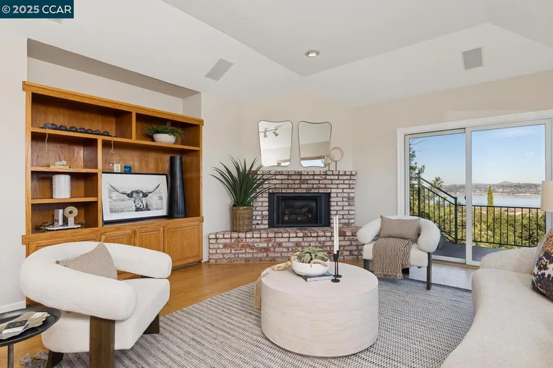1087 Hillside Dr, Martinez, California, United States. - Photo 17