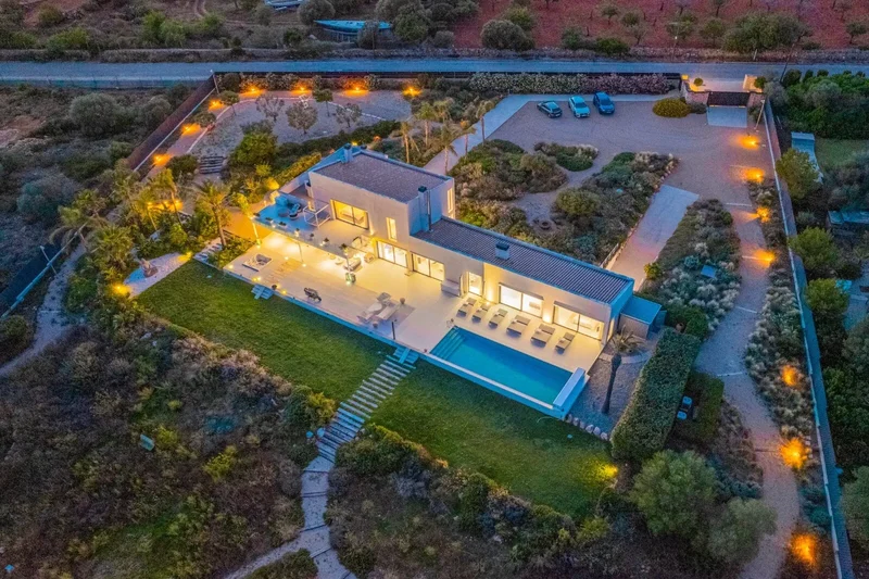 Amazing property with guest apartment, complete privacy and sea views in Puntiró