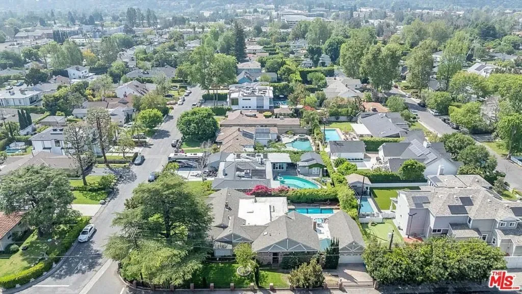 4559 Morella Avenue, Los Angeles, California, United States. - Photo 36