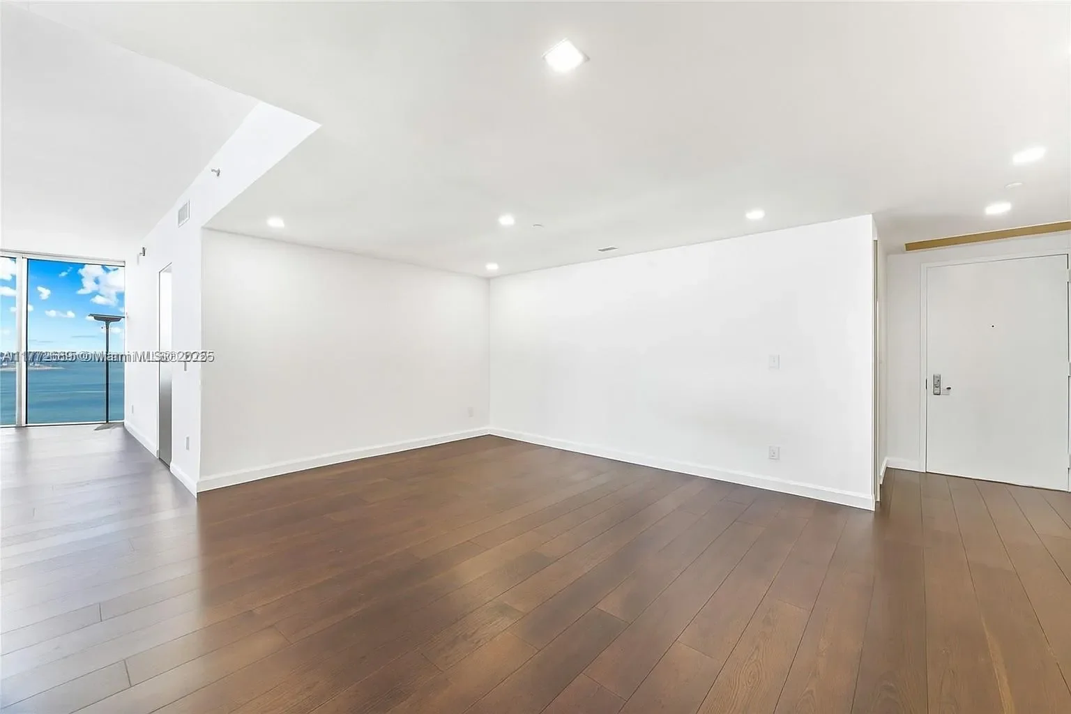 495 brickell ave 4502, Miami, Florida, United States. - Photo 1