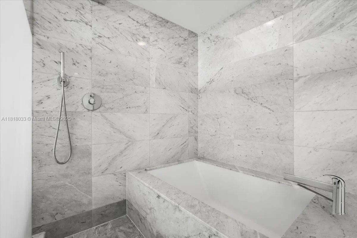 3131 NE 7th Ave 3306, Miami, Florida, United States. - Photo 17