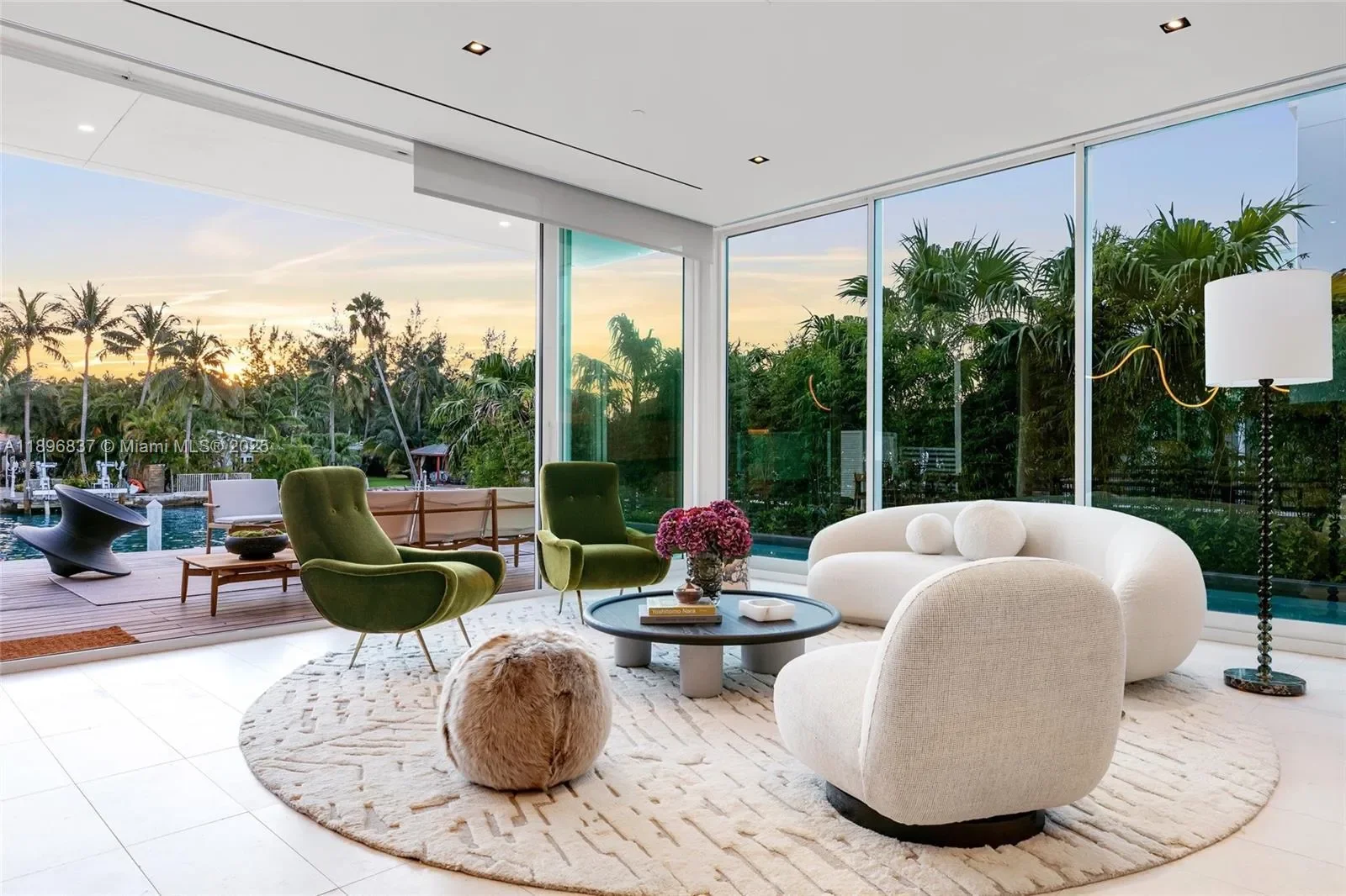 1081 W 48th St, Miami Beach, Florida, United States. - Photo 19