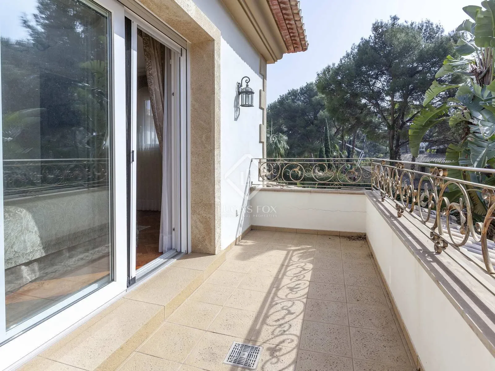 Exterior photo 10