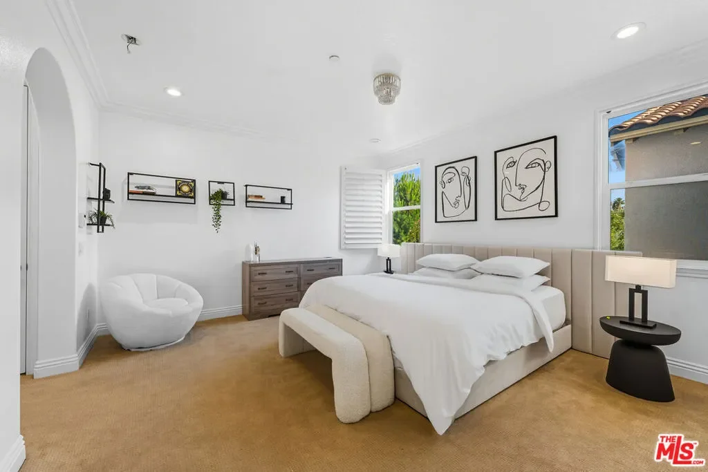 22074 Sagebrook Road, Los Angeles, California, United States. - Photo 7