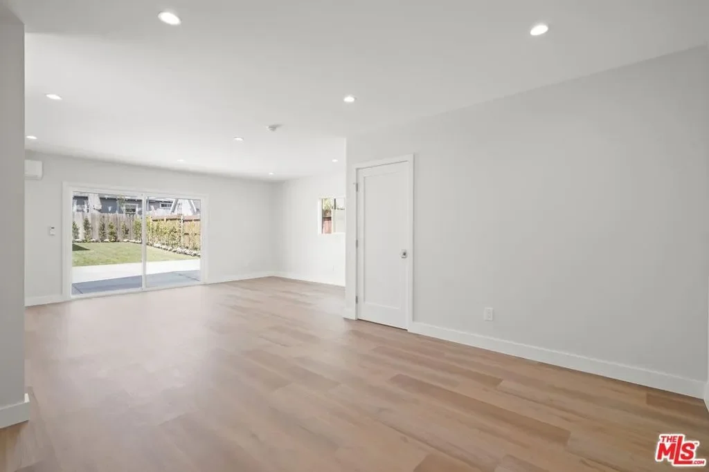 1561 East Elizabeth Street, Altadena, California, United States. - Photo 6