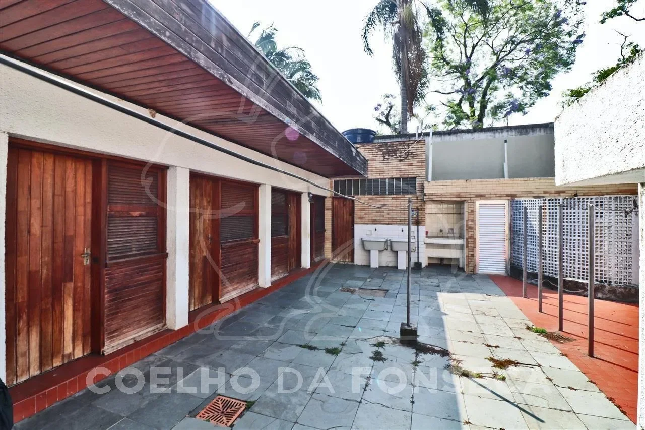 Exterior photo 7