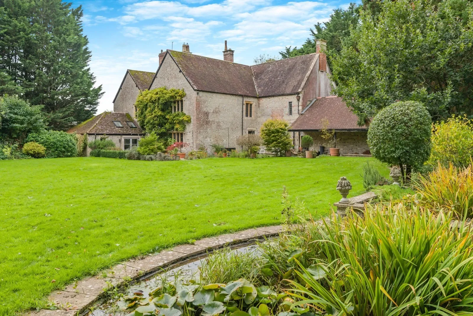 Grange Lane, Warminster, Wiltshire, Warminster, England, United Kingdom. - Photo 7