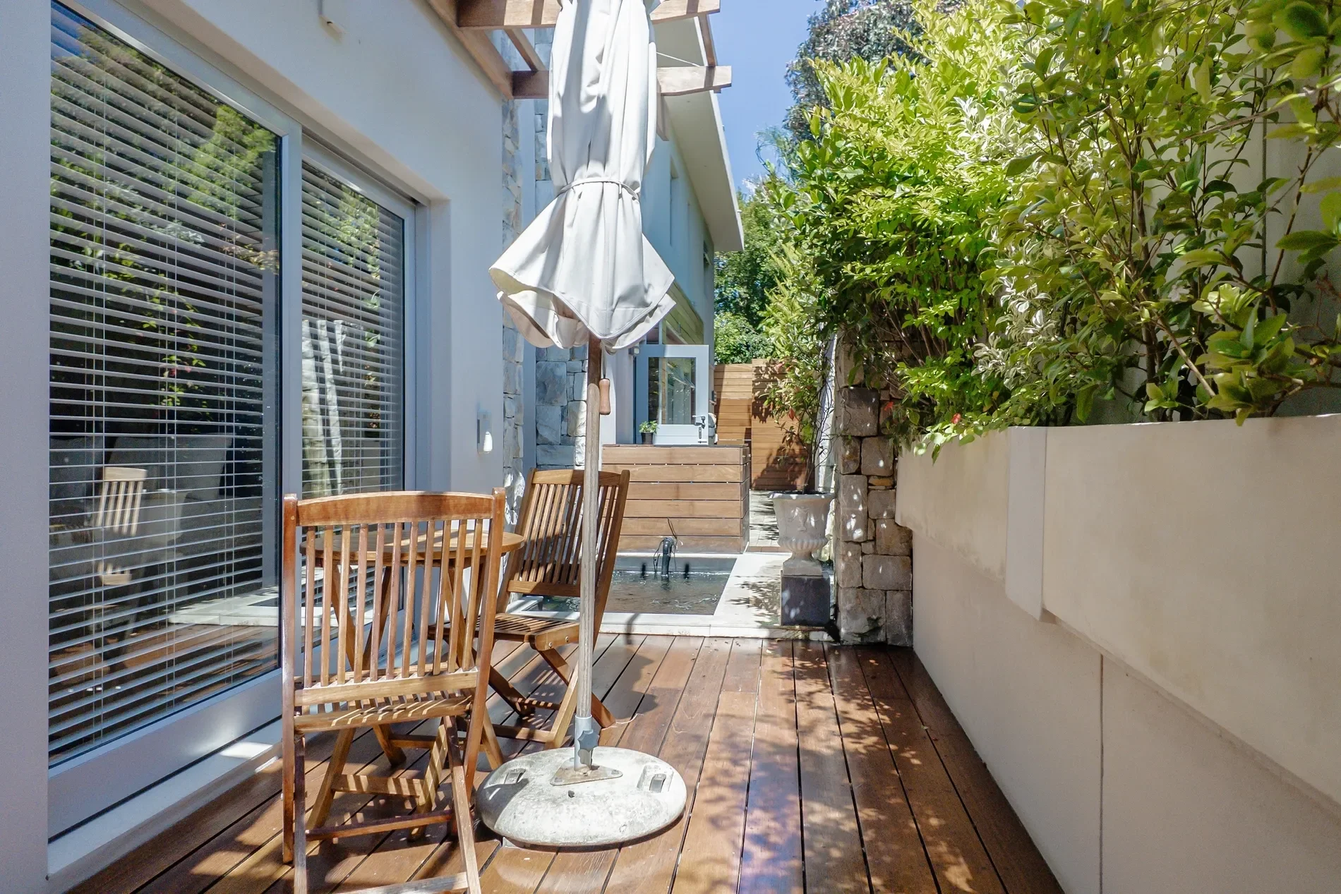 Exterior photo 7