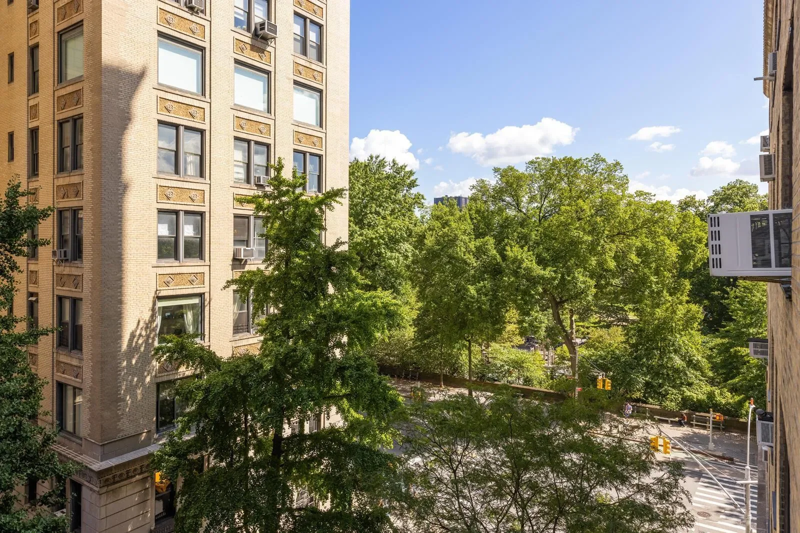 327 CENTRAL PARK W, New York, New York, United States. - Photo 11