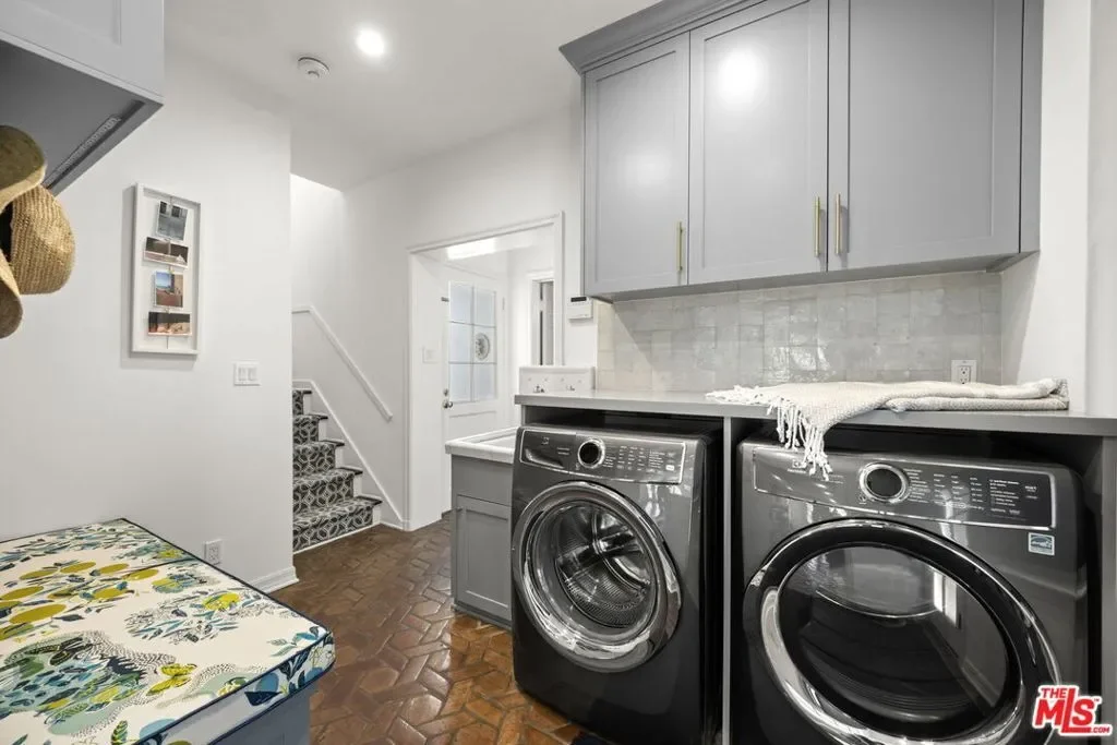 850 Birchwood Drive, Los Angeles, California, United States. - Photo 19
