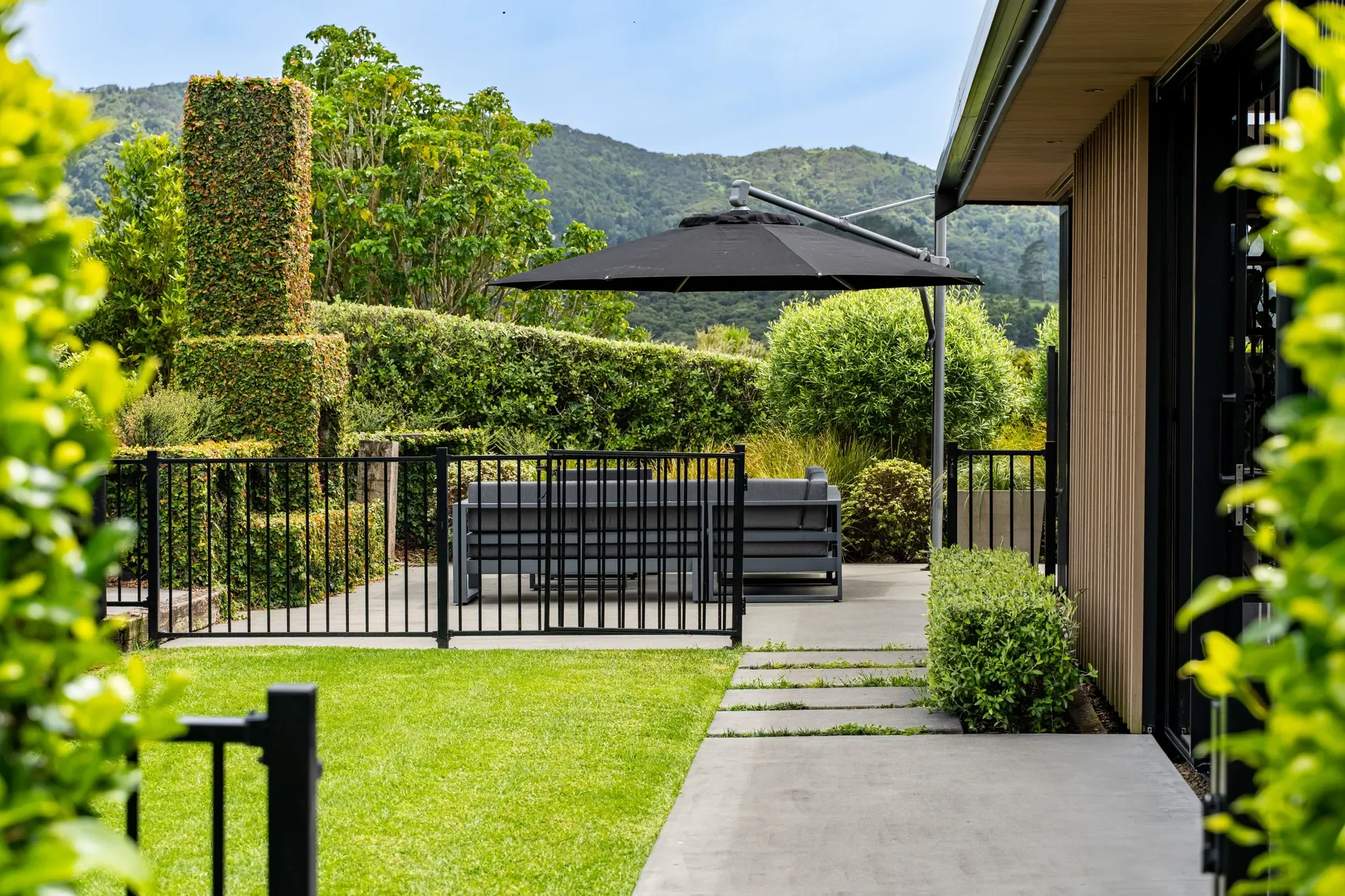 Exterior photo 11