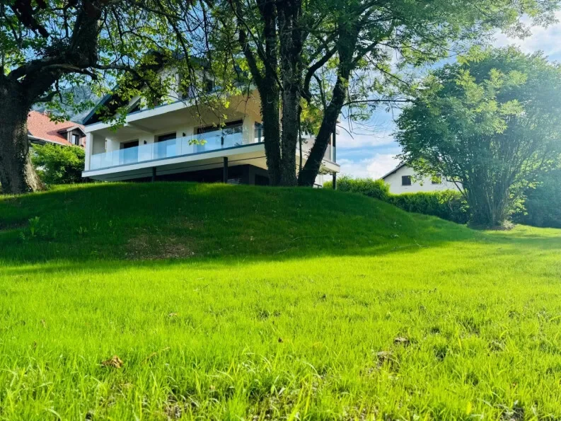 Menthon-Saint-Bernard, Auvergne-Rhône-Alpes, France. - Photo 10