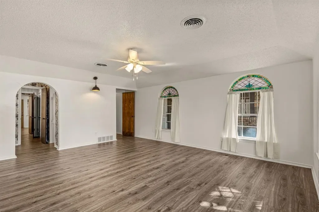 Gallery photo 4