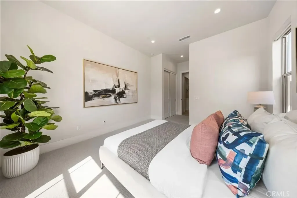 122 Mossvine, Irvine, California, United States. - Photo 37