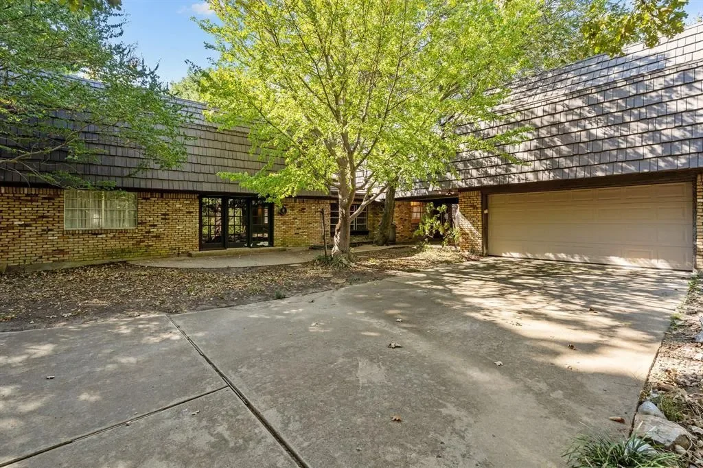 5300 Northcrest Road, Fort Worth, Texas, United States. - Photo 34