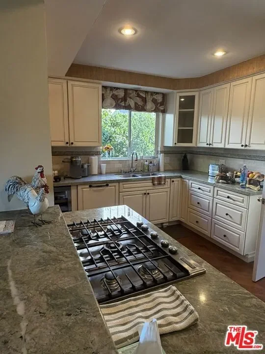 15570 Briarwood Drive, Los Angeles, California, United States. - Photo 1