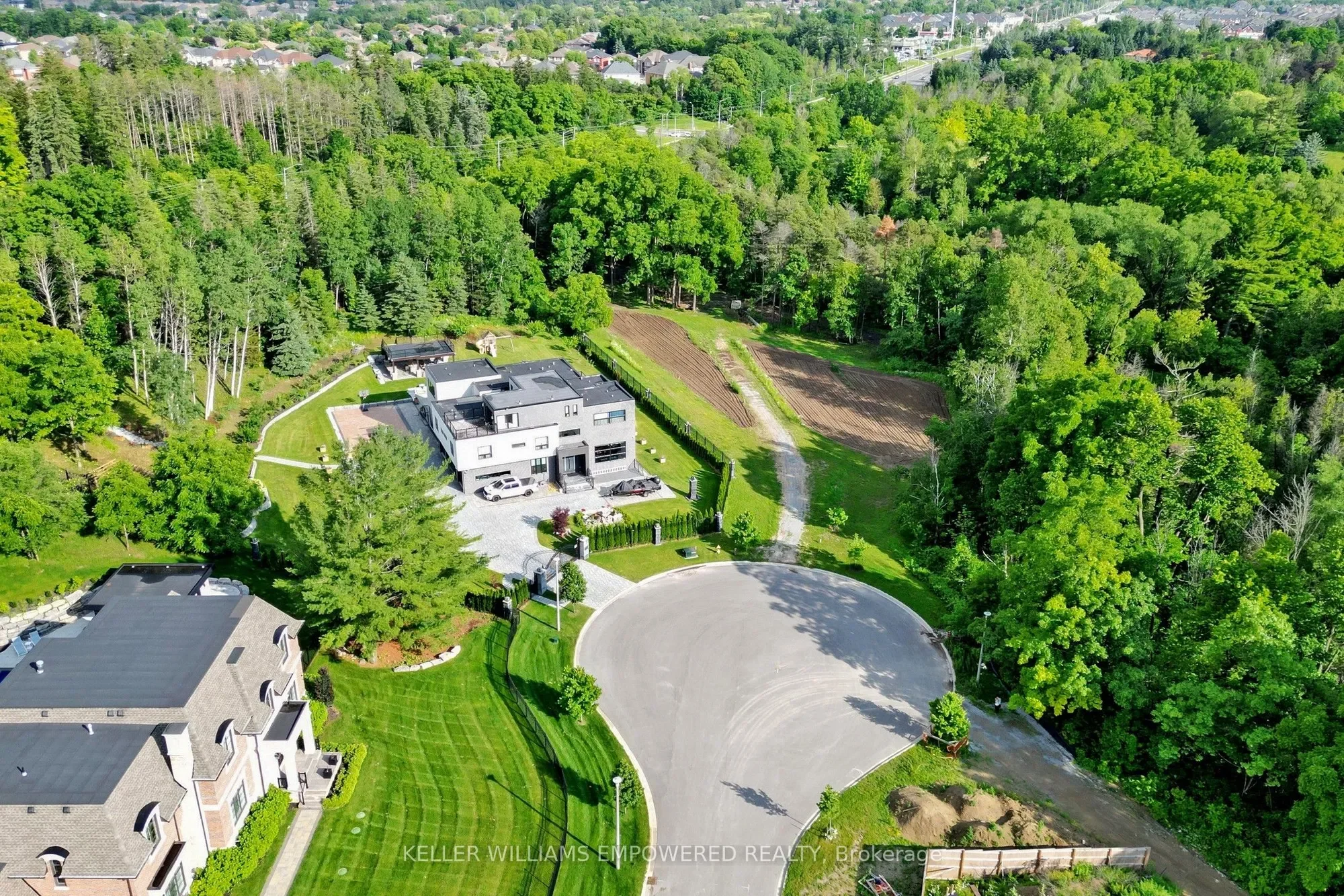2 Honey Locust Court, Vaughan, ON L6A 1G2, Vaughan, Ontario, Canada. - Photo 2