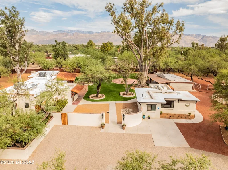 10700 E Tanque Verde Road, Tucson, Arizona, United States. - Photo 19