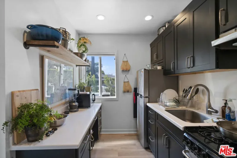 656 Indiana Avenue, Los Angeles, California, United States. - Photo 7