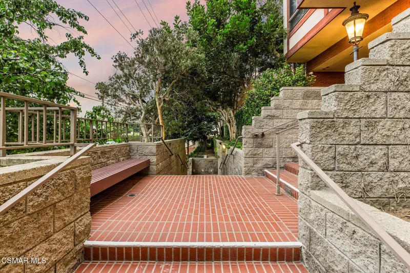 8828 Pershing Drive 112, Los Angeles, California, United States. - Photo 32