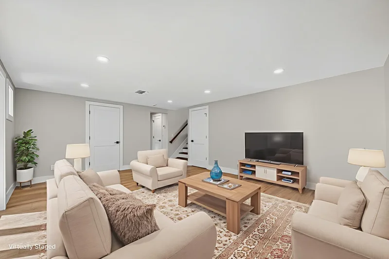 28 Maytime Drive , Jericho, NY 11753, Jericho, New York, United States. - Photo 18