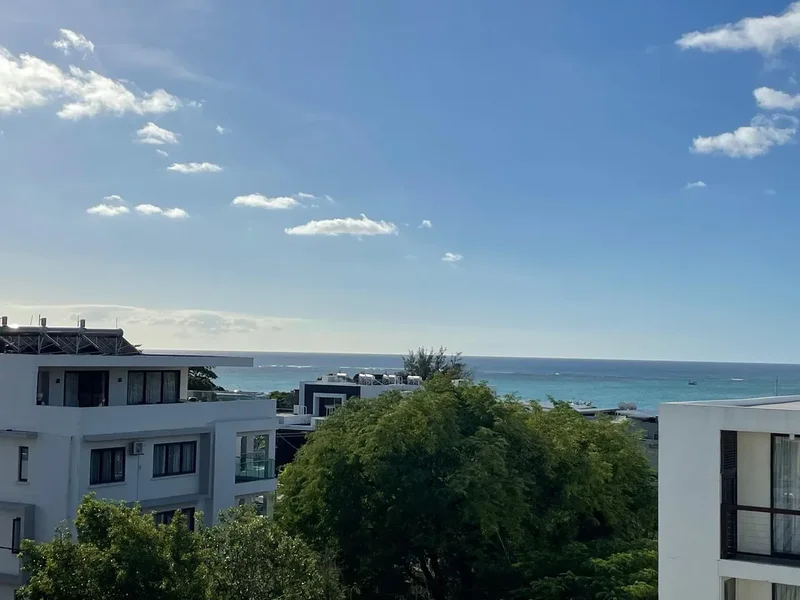 Luxury Penthouse with Sea Access in Mon Choisy - Fully Furnished, Communal Pool, Close to Beach & Am