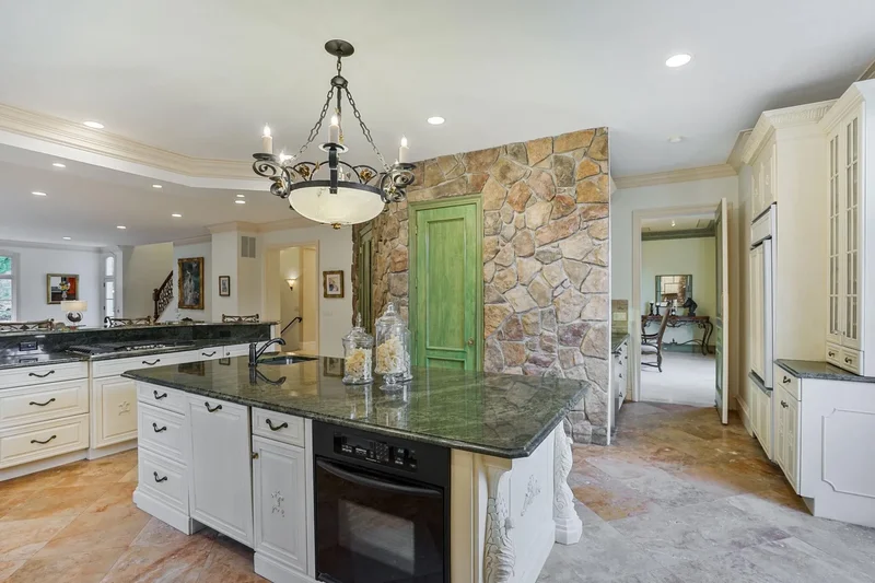 8023 Georgetown Pike, Mclean, VA 22102, McLean, Virginia, United States. - Photo 27