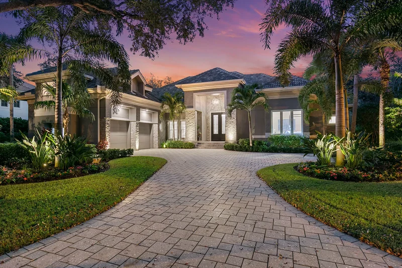 927 Barcarmil Way, Naples, FL 34110, Bonita Springs, Florida, United States. - Photo 2