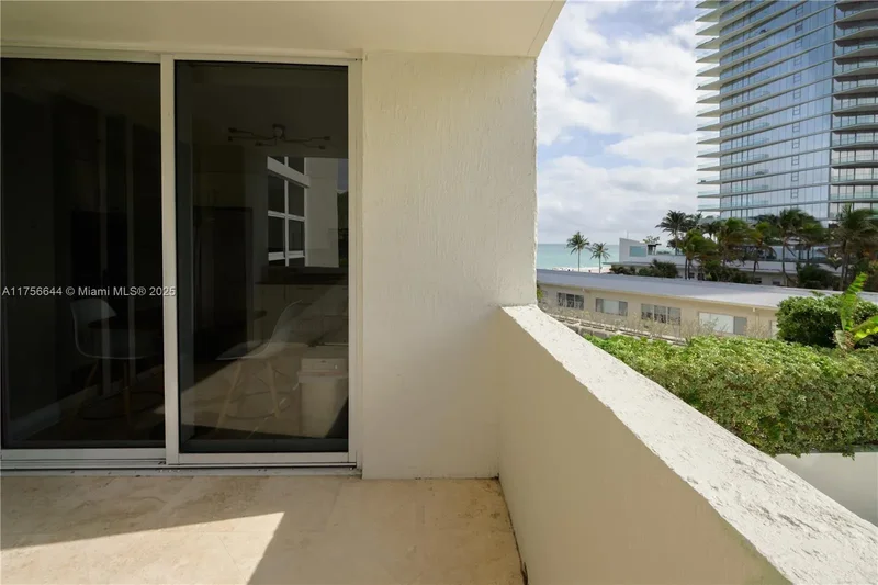 19111 Collins Ave 207, Golden Beach, Florida, United States. - Photo 34