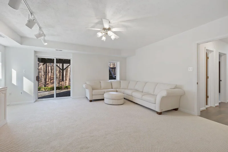 255 Jeffery Lane , Great Falls, VA 22066, Great Falls, Virginia, United States. - Photo 38