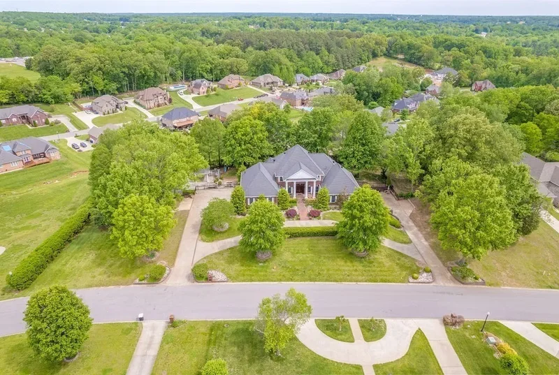 2081 Mossy Oak Cir, Clarksville, TN 37043, Clarksville, Tennessee, United States. - Photo 42
