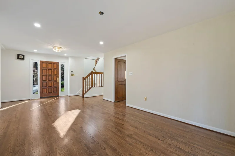 255 Jeffery Lane , Great Falls, VA 22066, Great Falls, Virginia, United States. - Photo 15